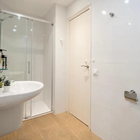 Charming 3-bedroom Flat In The Heart Of Les Corts Barcelona
