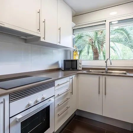 Lejlighed Charming 3-bedroom Flat In The Heart Of Les Corts